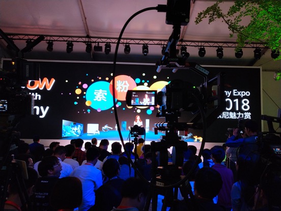 专业直播新宠 索尼4K摄像机AX700