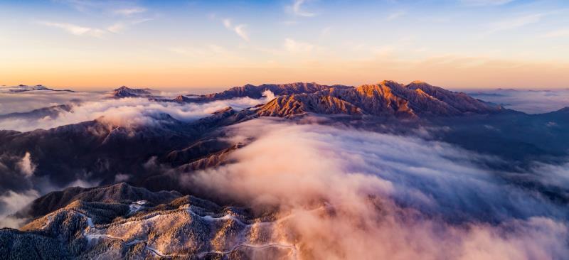 《雪霁大别山》摄影：徐程_副本.jpg