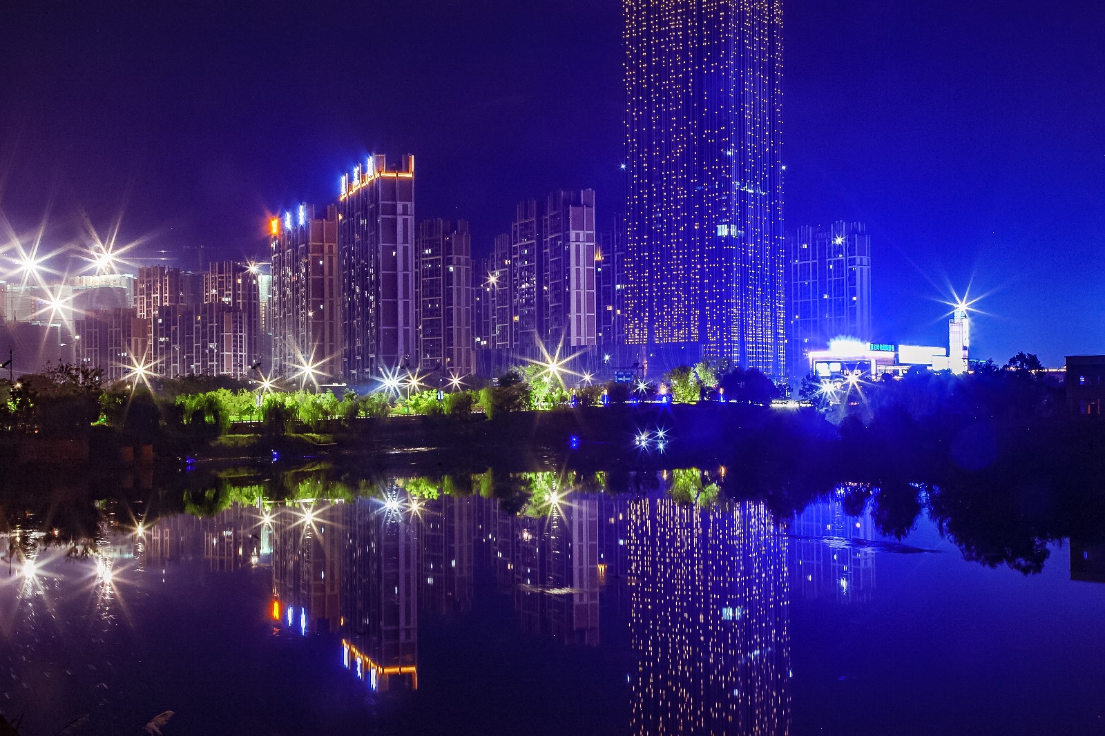 人口集聚 产业集聚_人口普查