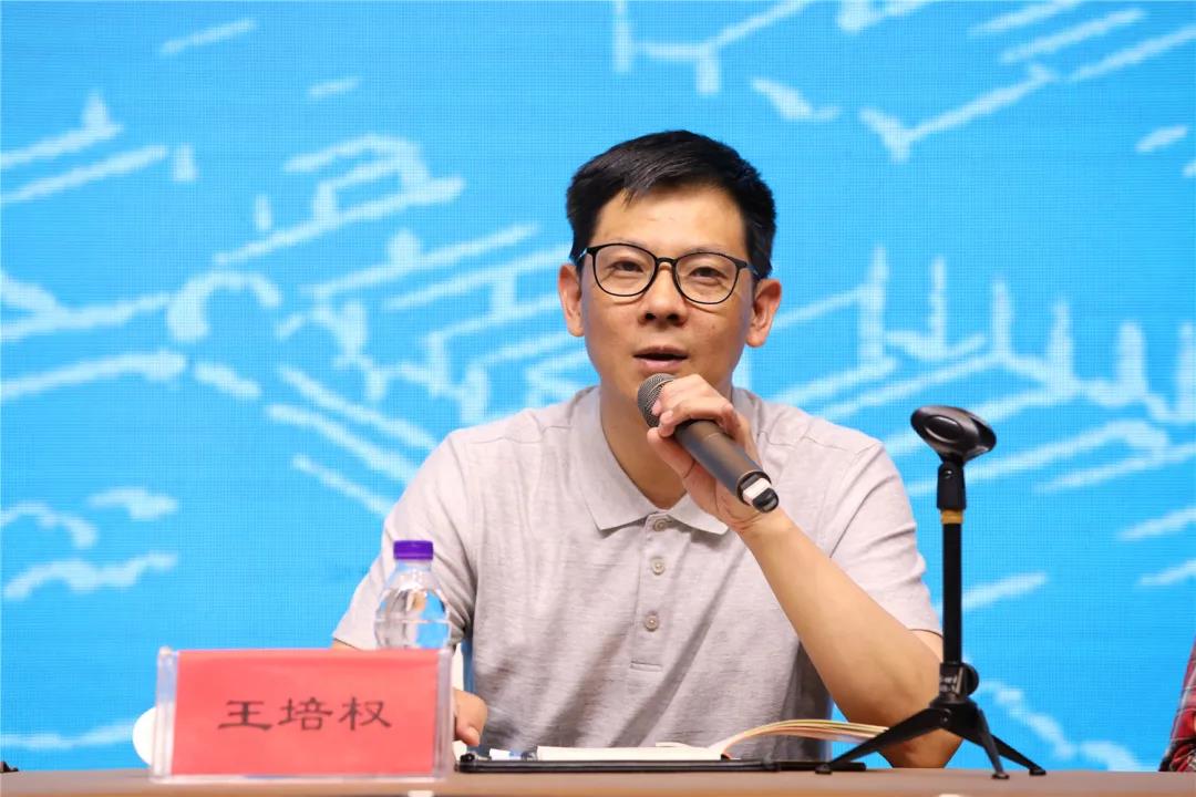 王培权介绍2021丽水摄影节情况