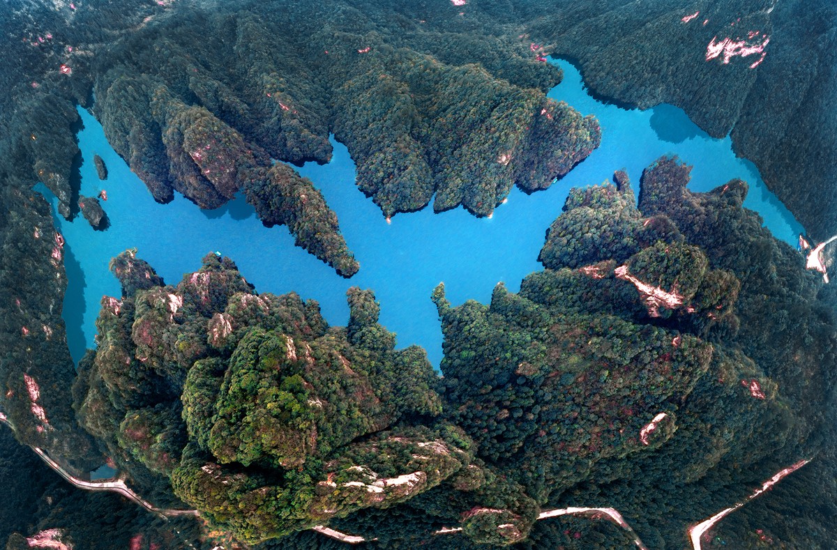 铜奖《宝峰湖全景》刘宽新摄.jpg