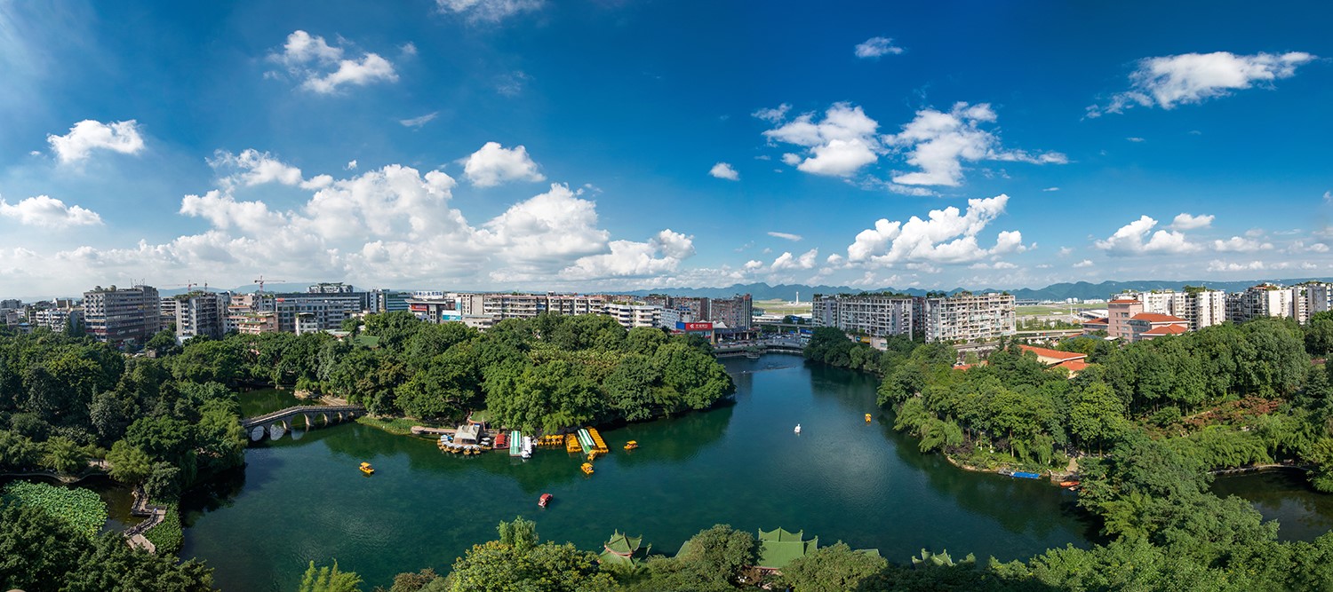《青青碧津湖》2019年7月拍摄.jpg