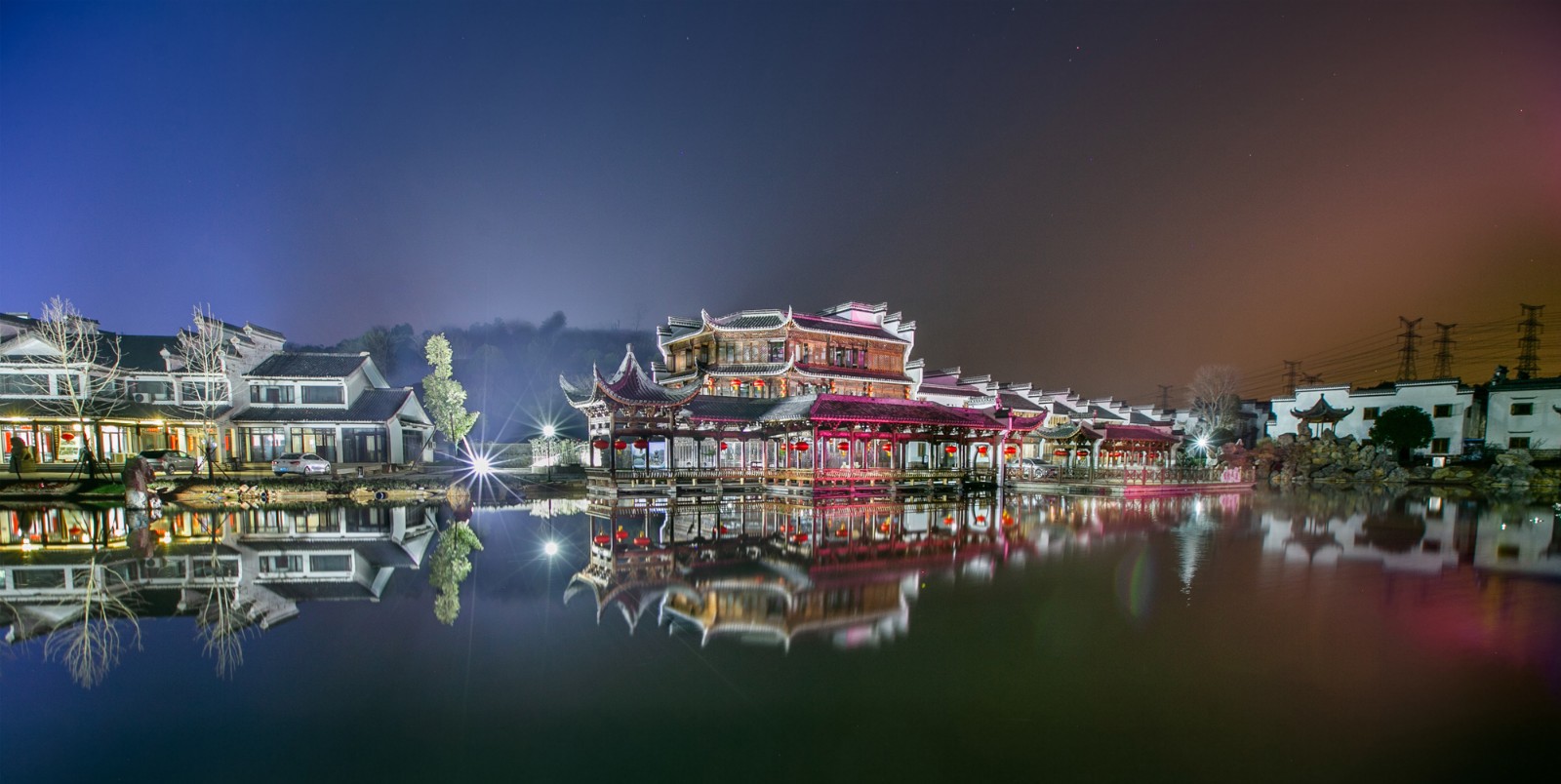 《遇园·夜色》金洪源 摄.jpg
