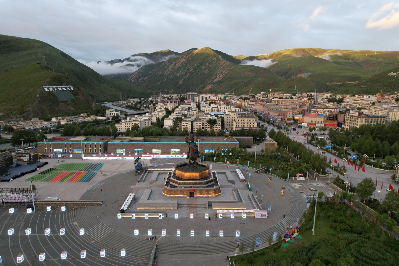 主展场全景图.jpg