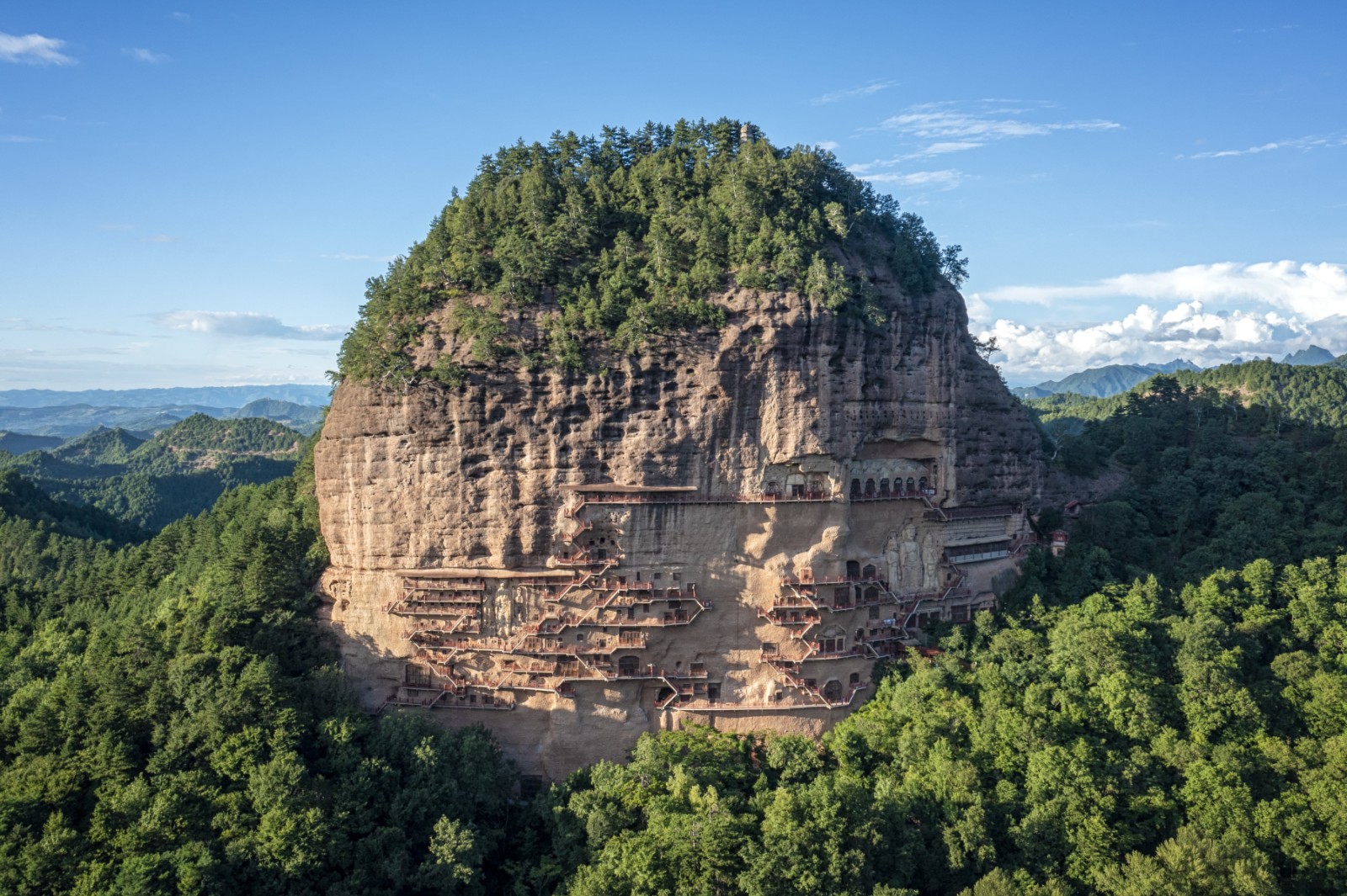 世界文化遗产中国麦积山石窟赵晓宇摄影.jpg