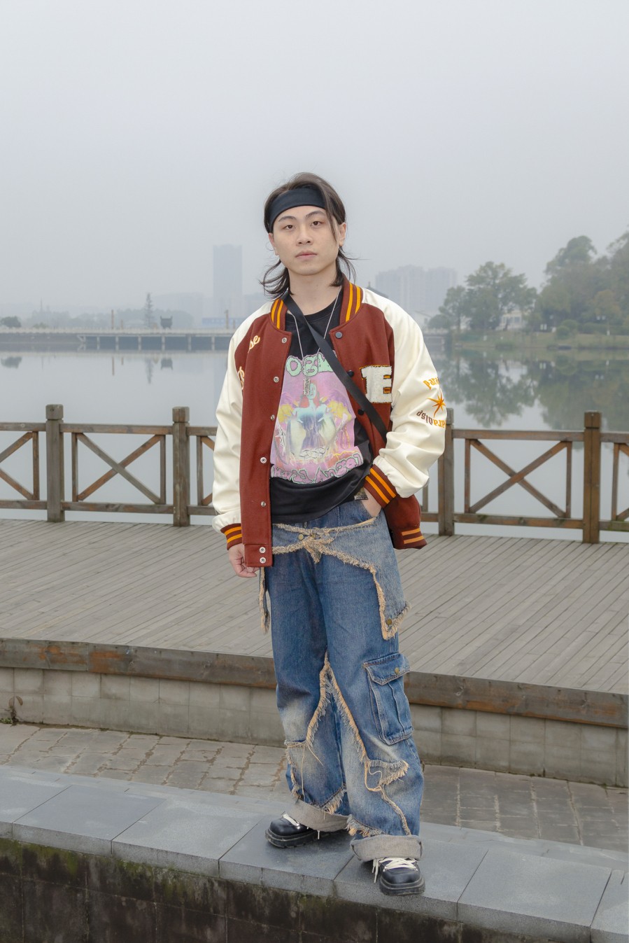 彭小红《小镇青年》.jpg